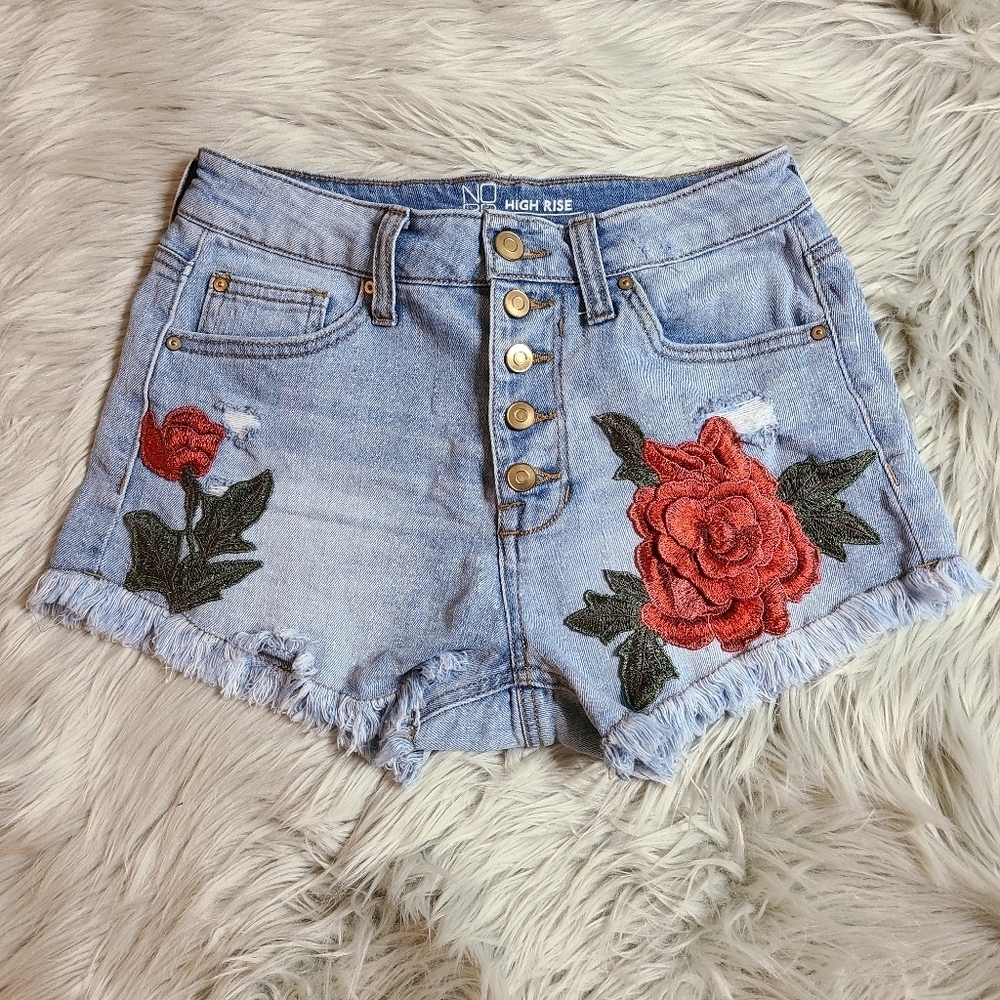 NOBO Cutoff Blue Denim Shorts Embroidered Rose Patch Button Fly 5 Junior Boho - Picture 9 of 9